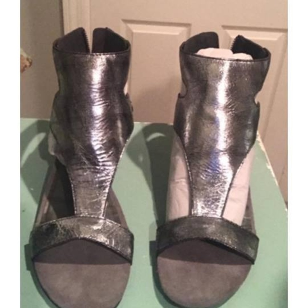 DibaTru Sandals size 9.5